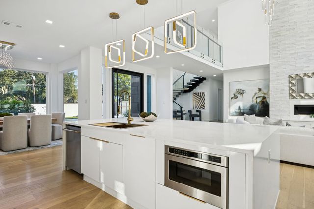 6118 Walnut Hill Lane, Dallas, TX 75230