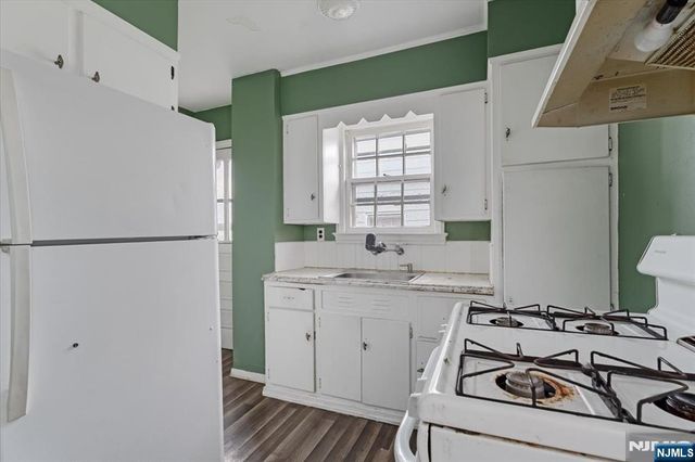 140 Palsa Avenue, Elmwood Park, NJ 07407