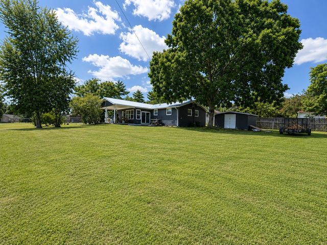 2002 Battleground Dr, Murfreesboro, TN 37129