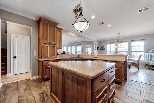 1522 Windsong Way, Tiki Island, TX 77554