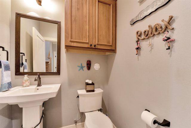 1522 Windsong Way, Tiki Island, TX 77554