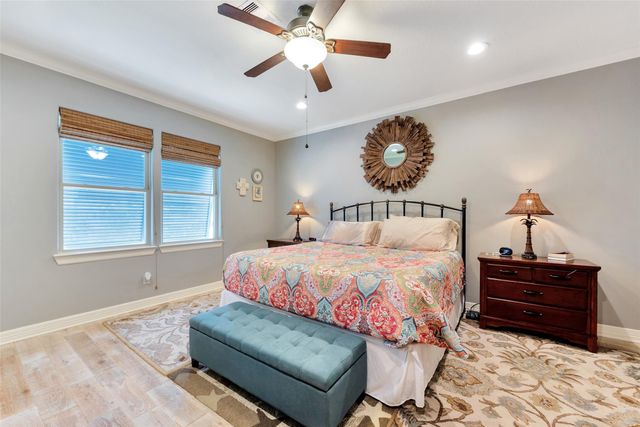 1522 Windsong Way, Tiki Island, TX 77554