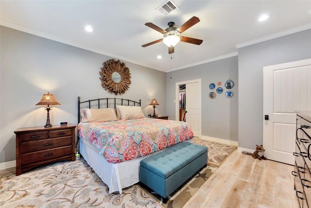 1522 Windsong Way, Tiki Island, TX 77554