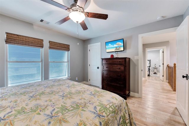 1522 Windsong Way, Tiki Island, TX 77554