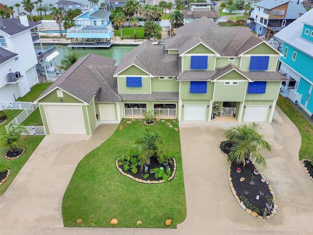 1522 Windsong Way, Tiki Island, TX 77554