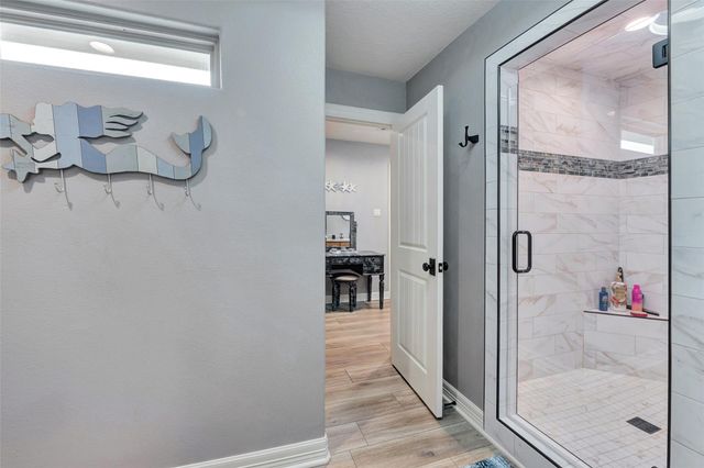 1522 Windsong Way, Tiki Island, TX 77554