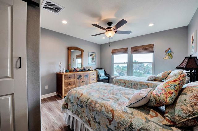 1522 Windsong Way, Tiki Island, TX 77554