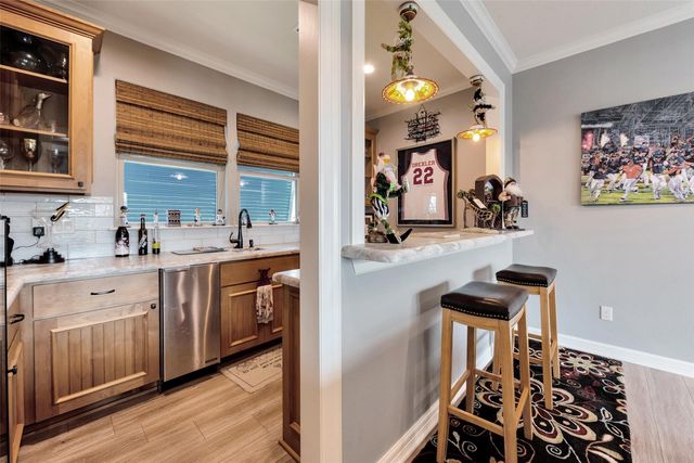 1522 Windsong Way, Tiki Island, TX 77554