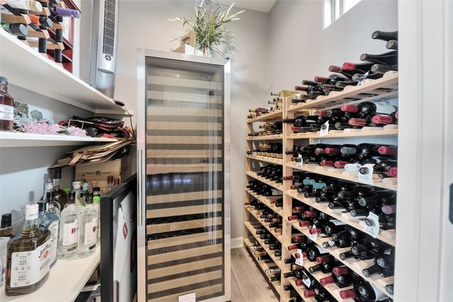 1522 Windsong Way, Tiki Island, TX 77554