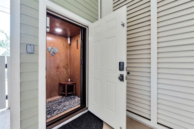 1522 Windsong Way, Tiki Island, TX 77554