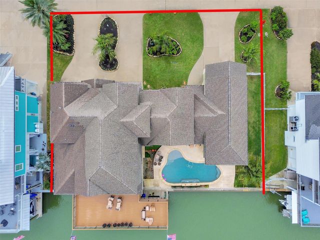 1522 Windsong Way, Tiki Island, TX 77554