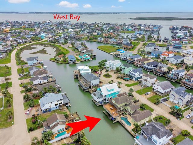 1522 Windsong Way, Tiki Island, TX 77554