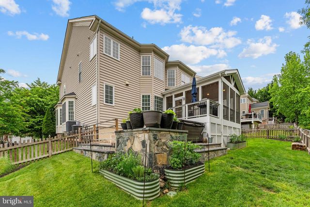 21398 FAIRHUNT DR, Ashburn, VA 20148
