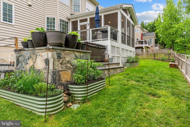 21398 FAIRHUNT DR, Ashburn, VA 20148