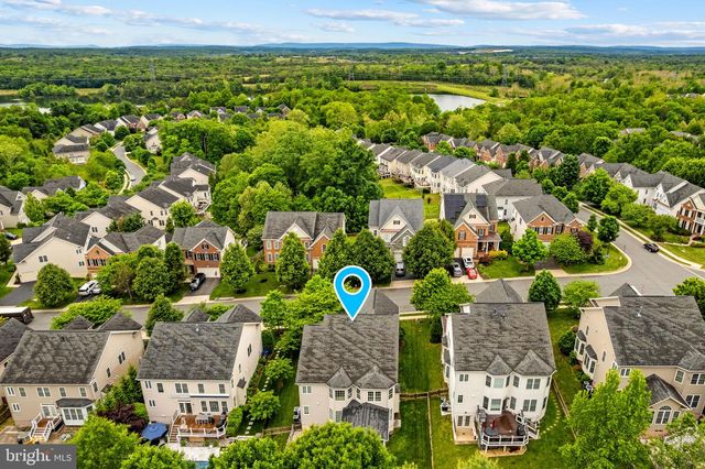 21398 FAIRHUNT DR, Ashburn, VA 20148