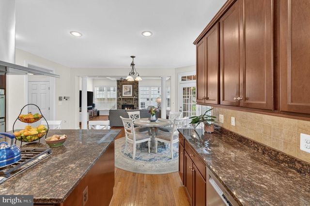 21398 FAIRHUNT DR, Ashburn, VA 20148