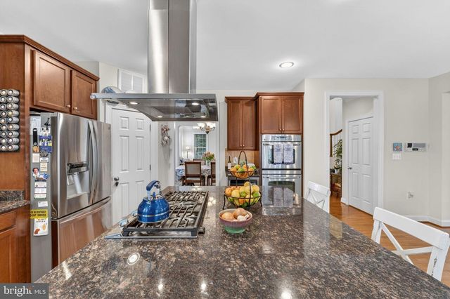 21398 FAIRHUNT DR, Ashburn, VA 20148