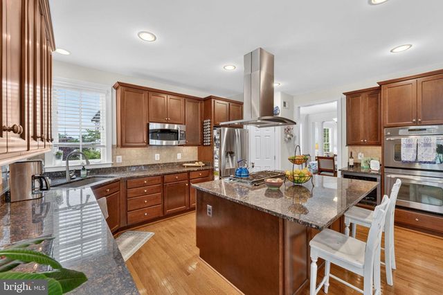 21398 FAIRHUNT DR, Ashburn, VA 20148