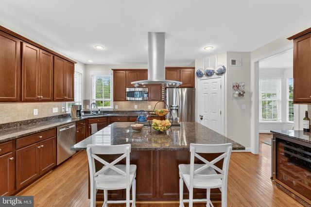 21398 FAIRHUNT DR, Ashburn, VA 20148