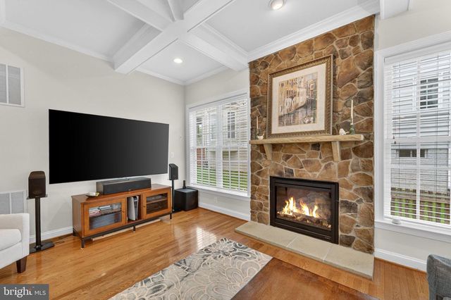 21398 FAIRHUNT DR, Ashburn, VA 20148