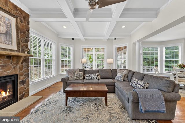 21398 FAIRHUNT DR, Ashburn, VA 20148