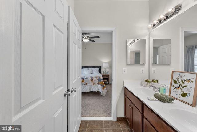 21398 FAIRHUNT DR, Ashburn, VA 20148