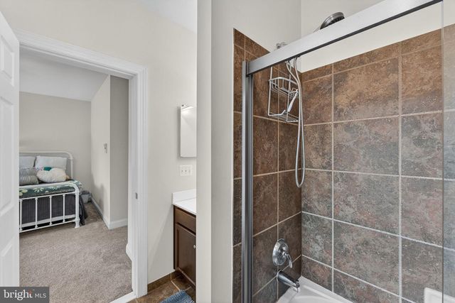 21398 FAIRHUNT DR, Ashburn, VA 20148
