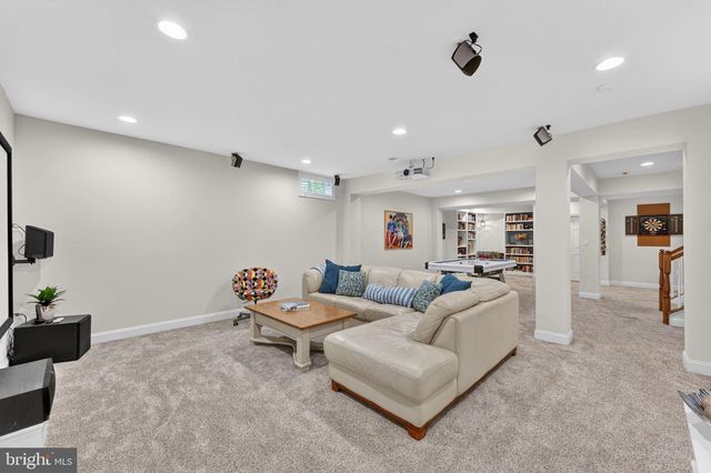 21398 FAIRHUNT DR, Ashburn, VA 20148