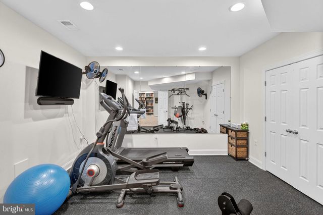 21398 FAIRHUNT DR, Ashburn, VA 20148