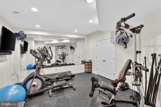 21398 FAIRHUNT DR, Ashburn, VA 20148