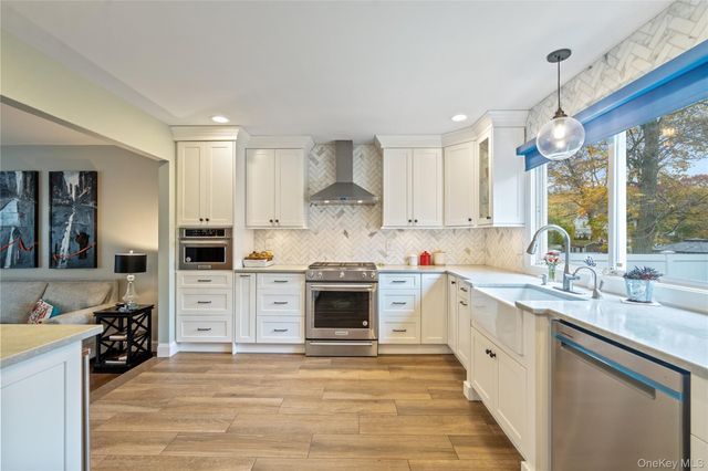 69 Lauren Avenue, Dix Hills, NY 11746