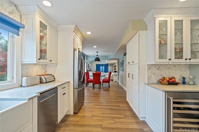 69 Lauren Avenue, Dix Hills, NY 11746