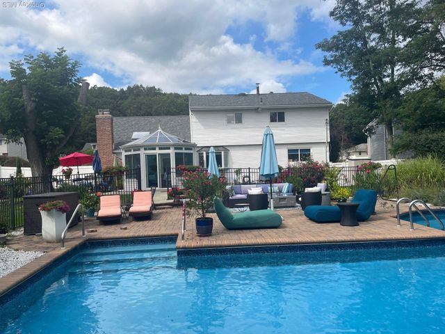 69 Lauren Avenue, Dix Hills, NY 11746