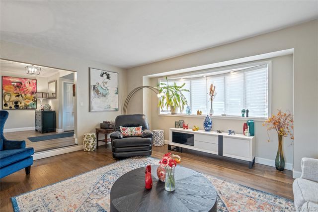 69 Lauren Avenue, Dix Hills, NY 11746