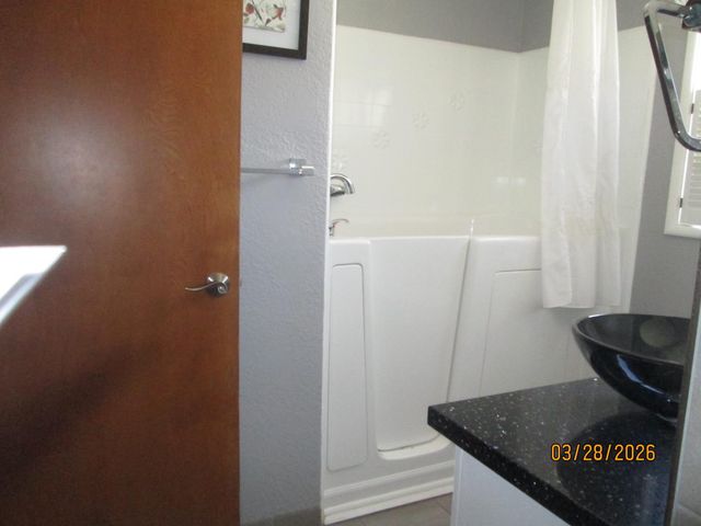 135 S Fairmont Ave, Lodi, CA 95240