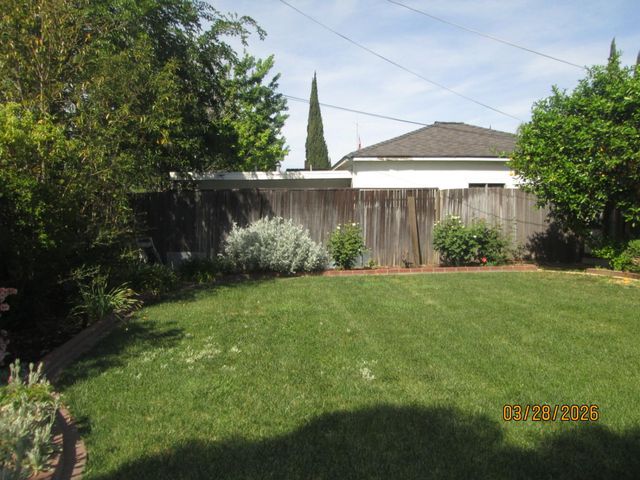 135 S Fairmont Ave, Lodi, CA 95240