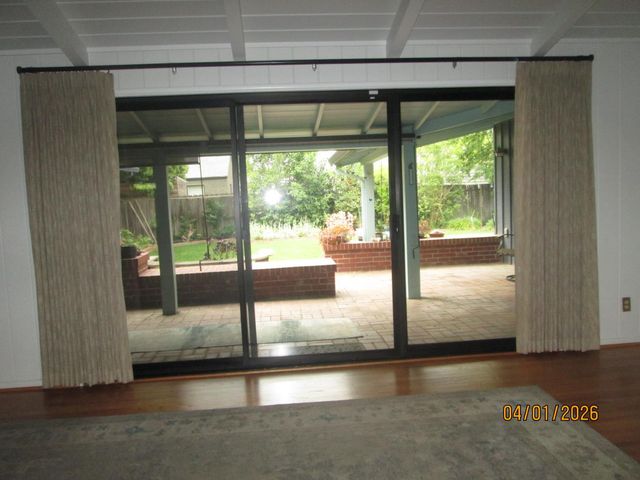 135 S Fairmont Ave, Lodi, CA 95240