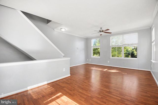 3041 CHINKAPIN OAK LN, Woodbridge, VA 22191
