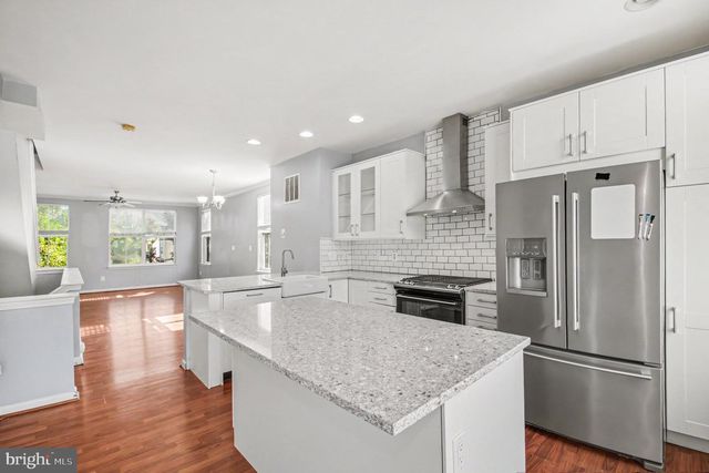 3041 CHINKAPIN OAK LN, Woodbridge, VA 22191