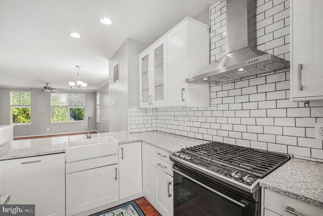 3041 CHINKAPIN OAK LN, Woodbridge, VA 22191
