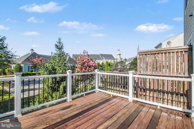3041 CHINKAPIN OAK LN, Woodbridge, VA 22191
