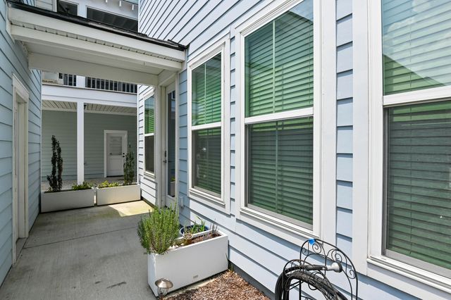 1600 Athena Lane, North Charleston, SC 29405