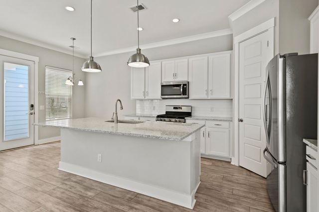 1600 Athena Lane, North Charleston, SC 29405