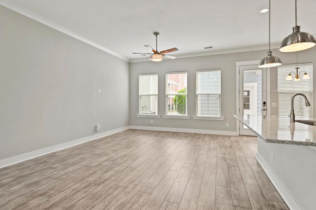 1600 Athena Lane, North Charleston, SC 29405