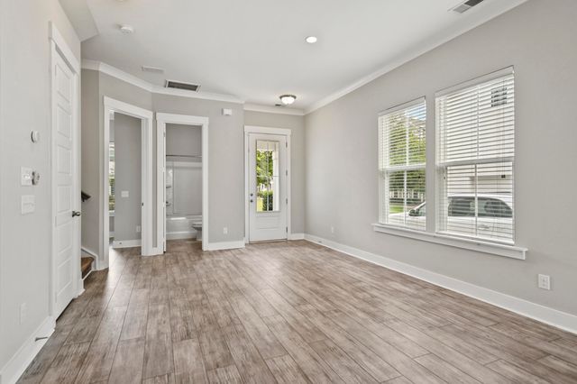 1600 Athena Lane, North Charleston, SC 29405