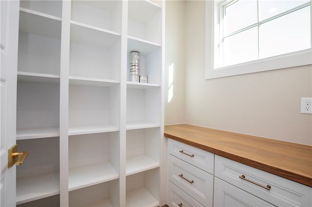 4111 S Champions Drive, Rogers, AR 72758