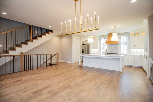 4111 S Champions Drive, Rogers, AR 72758