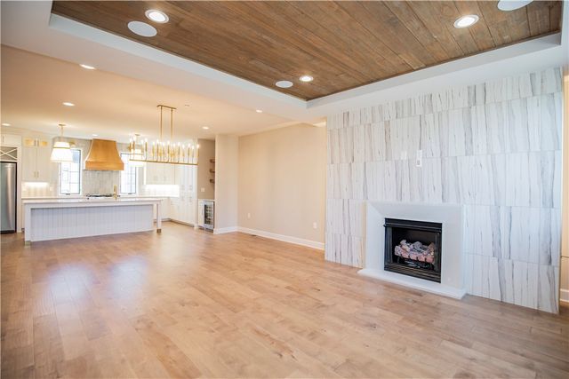 4111 S Champions Drive, Rogers, AR 72758