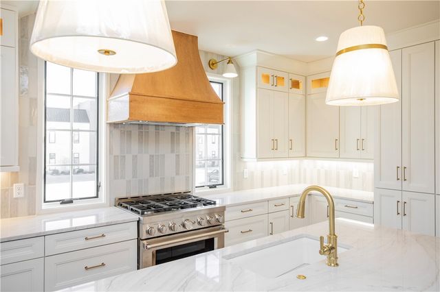 4111 S Champions Drive, Rogers, AR 72758