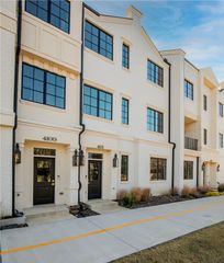 4111 S Champions Drive, Rogers, AR 72758